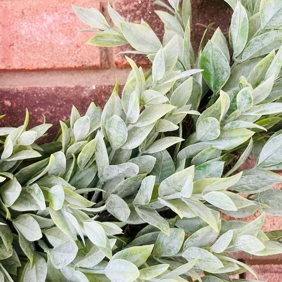 Rainwashed Leaves Wreath - Picture 6 of 13